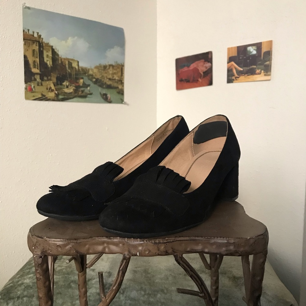 ✨SOLD✨ Suede Chinese Laundry Anete Pump